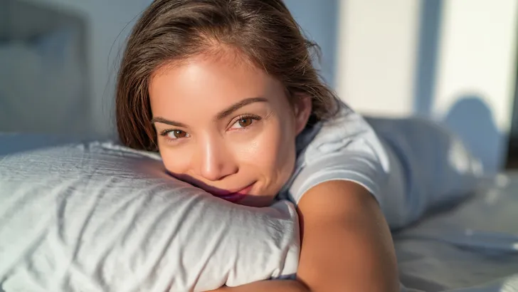 Met deze tips krijg je een mooiere huid terwijl je slaapt