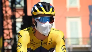 VIDEO | Roglic blijft stoïcijns wanneer hij gevraagd wordt naar 'ploegmaat' Sam Bennett