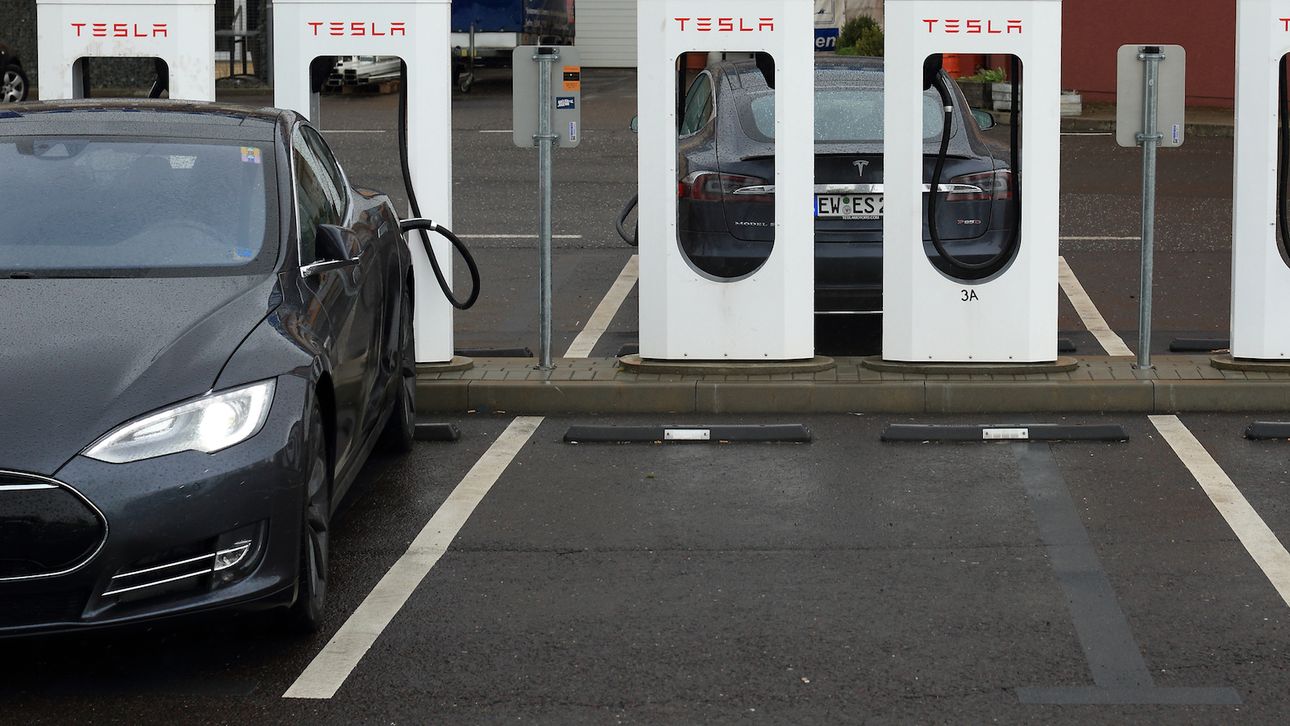 Dit Gaat Een Tankbeurt Aan Teslas Supercharger Kosten