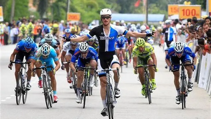Video: Bos wint met overmacht in Langkawi