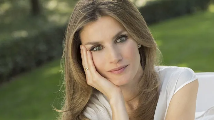 Witte Weken: koningin Letizia kiest haar zomerkleur