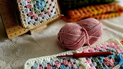 Waarom haken en breien zo goed is voor je brein