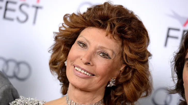 Sophia Loren (84) terug op het witte doek