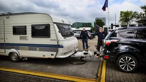 Deze regel kan campers en caravans straks te zwaar maken voor je rijbewijs