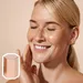 Vrouw met sproetjes en highlighter - Action