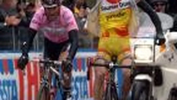 Piepoli wint ingekorte Giro-etappe