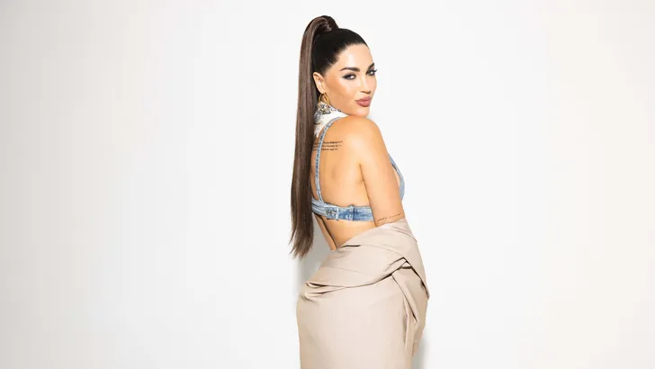 Foto van Yolanthe voor Beau Monde 6 2025.