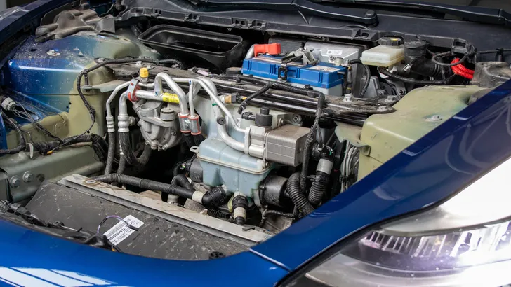 Tesla haalde in het diepste geheim Chinese auto's uit elkaar en ontdekte de truc die Elon Musk miljarden opleverde