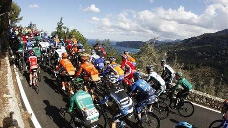 NU VERKRIJGBAAR: Wieler Revue Seizoengids