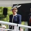 Stijlinspiratie: prinses Kate maakt debuut in nautische outfit | Beau Monde