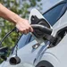 Veel EV-rijders laden hun auto verkeerd op: zo voorkom je sluipende accu-slijtage