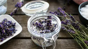 Badzout van gedroogde kruiden