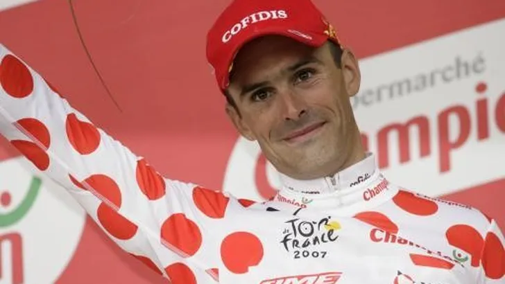 Stephane Augé klopt Clement Lhotellerie