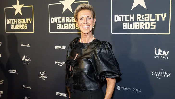Els van Roode op de loper tijdens Dutch Reality Awards 2025