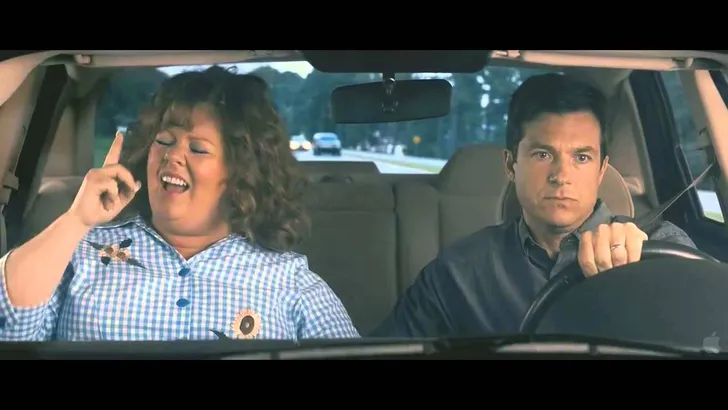 De vijf dingen die je doet als je favo nummer op de radio komt