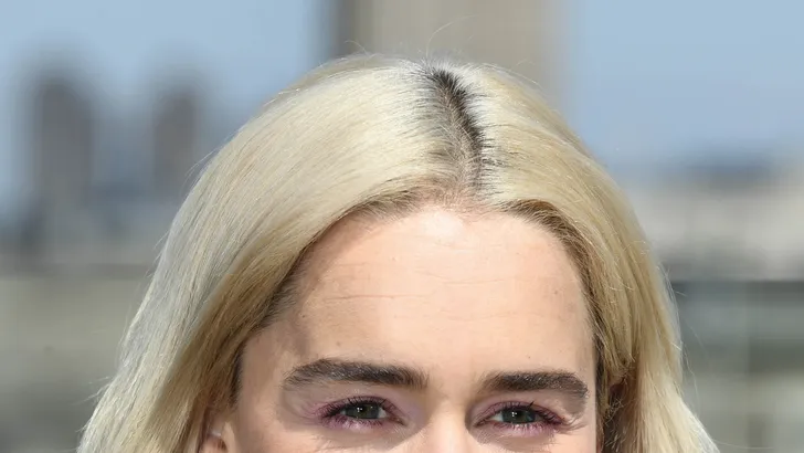 Zien: Emilia Clarke debuteert nieuwe look 