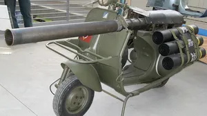 Hoe een bewapende Vespa met antitankkanon de basis legde voor het wereldwijde succes van het iconische scootermerk