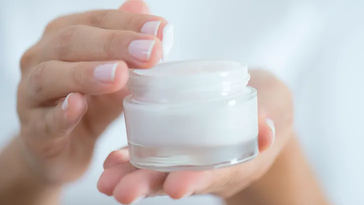 De crème waar veel beroemdheden bij zweren: Eight Hour Cream 