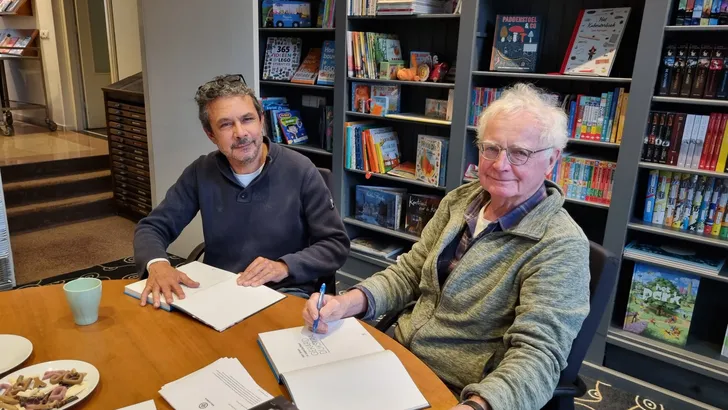 Gerard Dijkstra en schrijver Jules Bänffer Foto: Arno Beuken