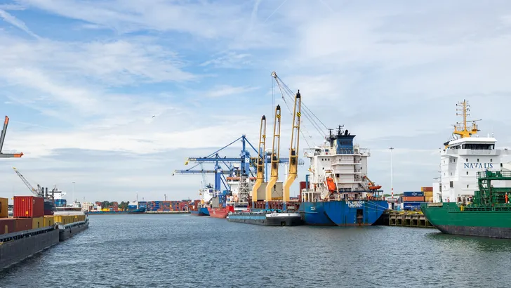 De Rotterdamse haven, waar de corrupte douanier werkte