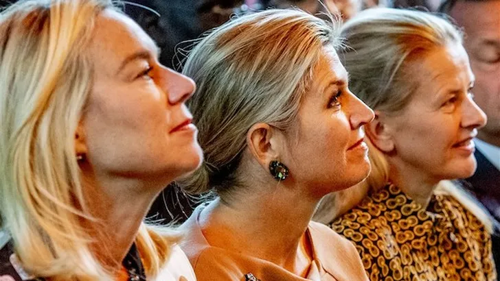 Máxima op pad met Mabel en Sigrid Kaag
