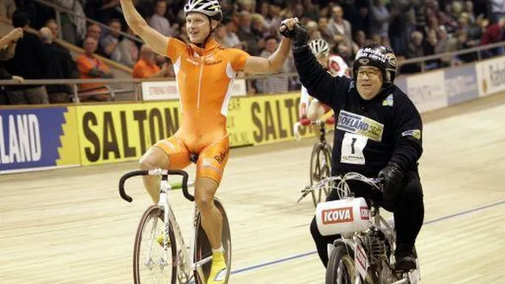 Pronk prolongeert Europese titel achter de derny
