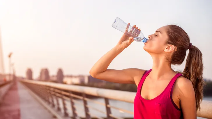 Is het schadelijk om je waterflesje te hervullen?
