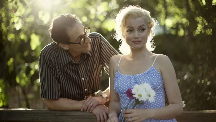 BLONDE (2022) - ADRIEN BRODY  - ANA DE ARMAS.