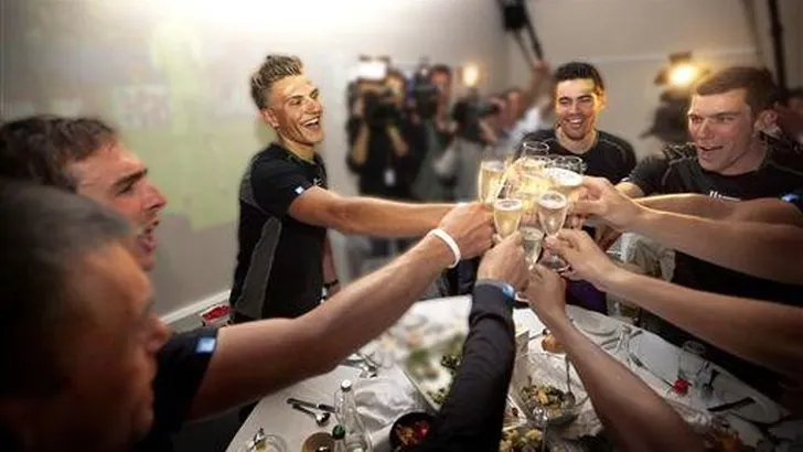 Tour vandaag: Voor wie de champagne? 