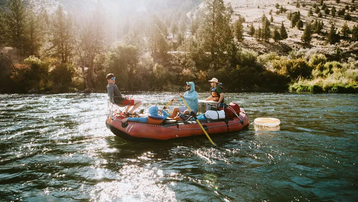 Group of Friends Raft Down Deschutes River in Eastern Oregon