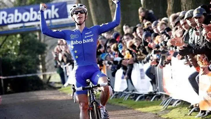 NK veldrijden: Van der Haar pakt beloftentitel