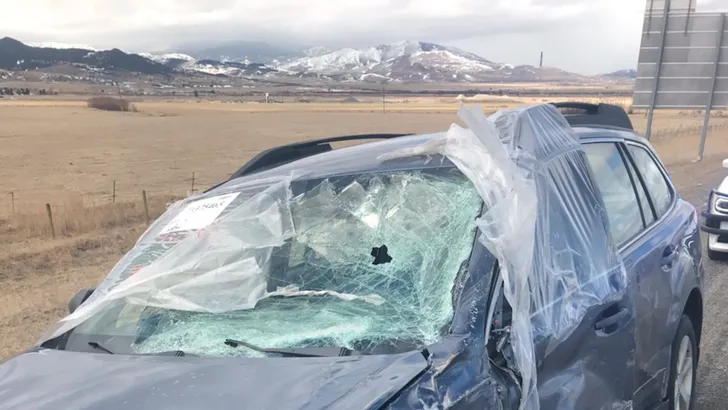 Man rijdt duizenden kilometers met vernielde Subaru