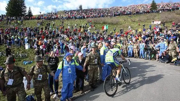 Giro 2011 opnieuw over onverharde klim