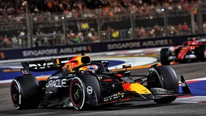 Een auto van Red Bull. Het team van Max Verstappen rijdt in de Formule 1, dat in handen is van Liberty Media