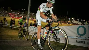 Van Aert ondanks teenblessure toch van start in wereldbekercross Iowa