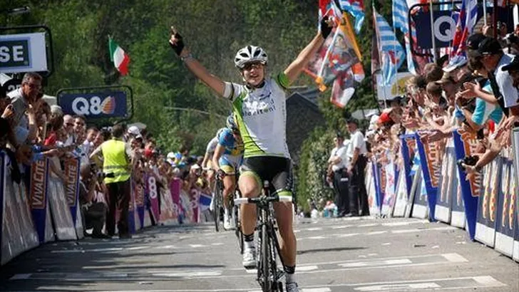 Vos wint voor vierde keer Waalse Pijl