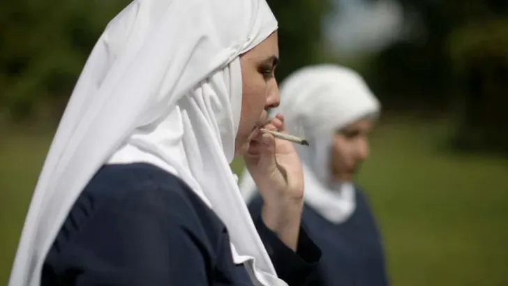 wiet telende Nederlandse non