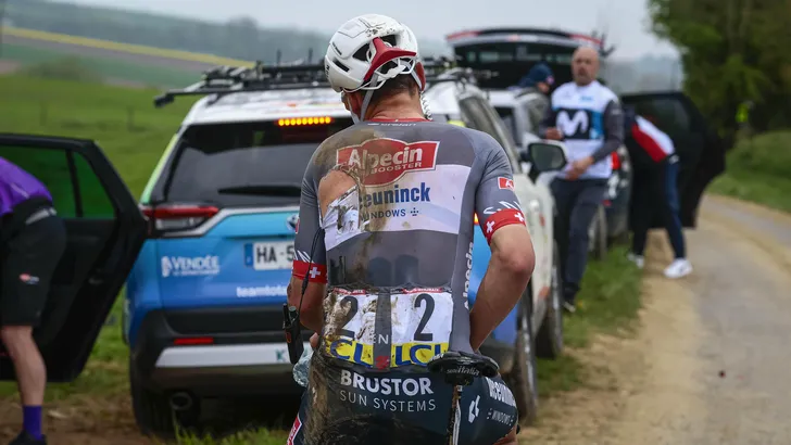 silvan dillier van achteren in parijs-roubaix