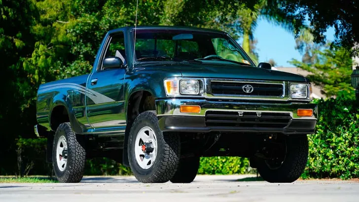 Ga klokje rond met deze perfect bewaarde Toyota Pickup (151 km)