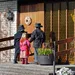paastradities paasheksen kinderen voor de deur