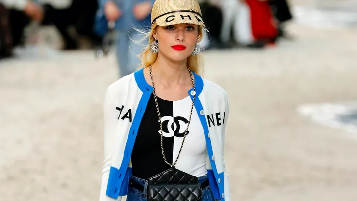 Dit badpak van Chanel is een hit op Instagram, en dit is de reden