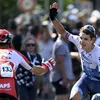 Tour de Suisse | Daryll impey na zege: 'Ben oud maar kan het nog, hield handen op stuur omdat ik niet te vroeg wilde juichen...' 