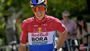 Danny van Poppel in de Nederlandse kampioenstrui.