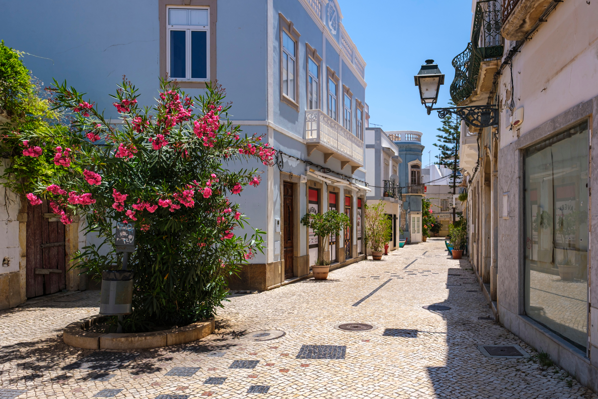 Vlak voor de kust van de Algarve liggen deze eilanden waar geen auto kan komen