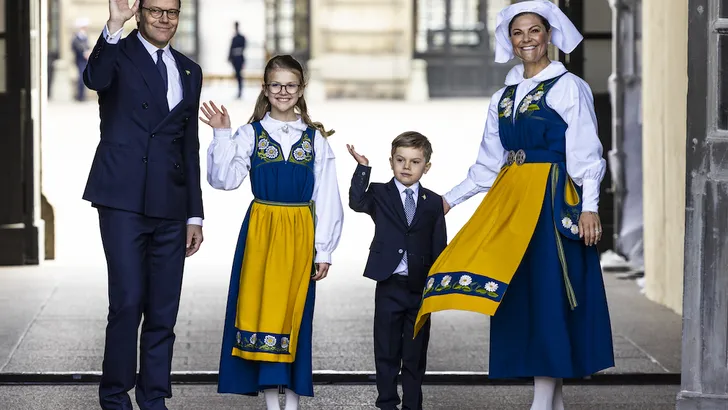 Victoria: van klederdracht naar een Amsterdamse gracht