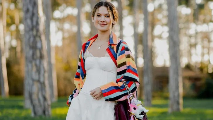 Vrouw in rok