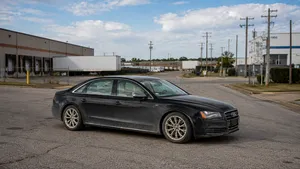 Man koopt een Audi A8 voor de prijs van een goede wasmachine en vindt een nachtmerrie onder de motorkap