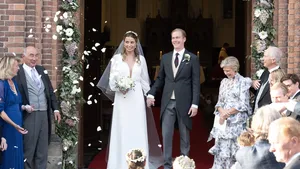 Foto van aartshertog Alexander en gravin Natacha van Oostenrijk bij hun huwelijk in 2023.