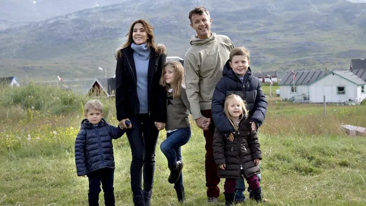 Oh dear, Deense Royals stoken fikkie in het bos