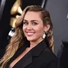 Miley Cyrus na breuk zoenend gespot met ander